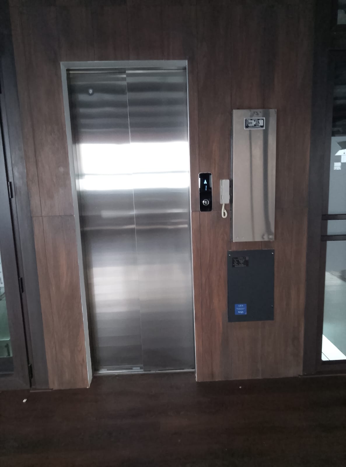 Puertas de elevador en acero inoxidable